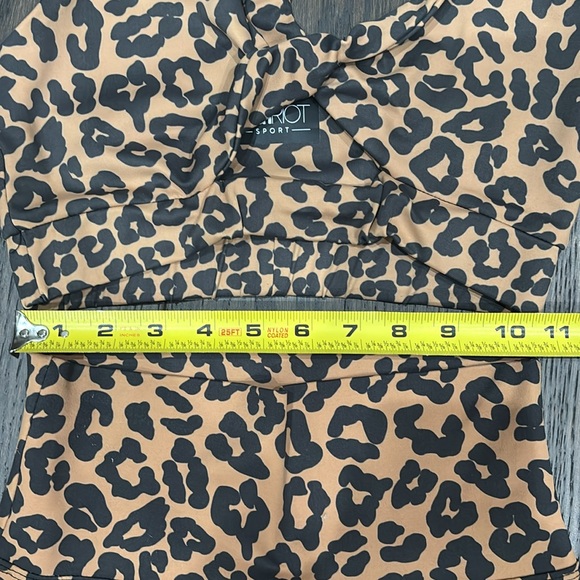 Beach Riot Leopard Print Piper Workout Set - Picture 3 of 7